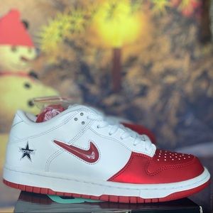 LIMITED Nike SB x Supreme dunks